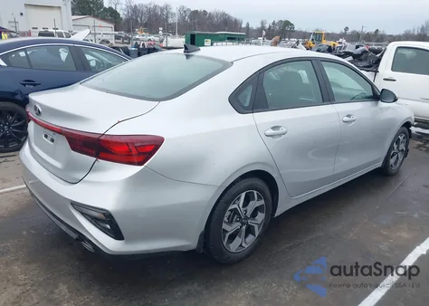 2020 Kia Forte Lxs z USA, uszkodzony, nr VIN 3KPF24AD8LE213920